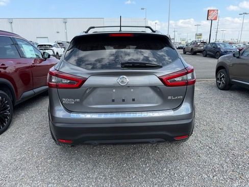 Certified 2022 Nissan Rogue Sport SL image 3