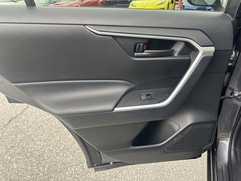 Used 2021 Toyota RAV4 LE image 23