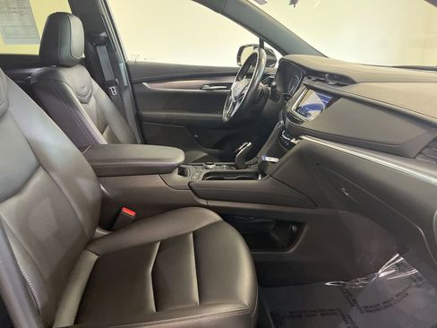 Used 2023 Cadillac XT5 Luxury AWD/4WD image 9