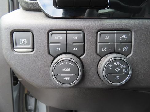 Certified 2025 Chevrolet Silverado 2500 ZR2 w/ Technology Package AWD/4WD image 43