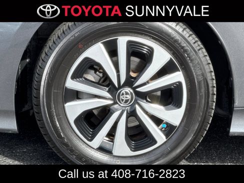 Used 2019 Toyota Prius Prime Premium FWD image 12