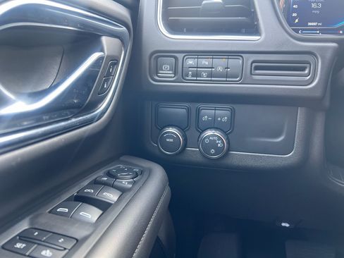 Used 2024 Chevrolet Tahoe LT w/ Luxury Package RWD image 24