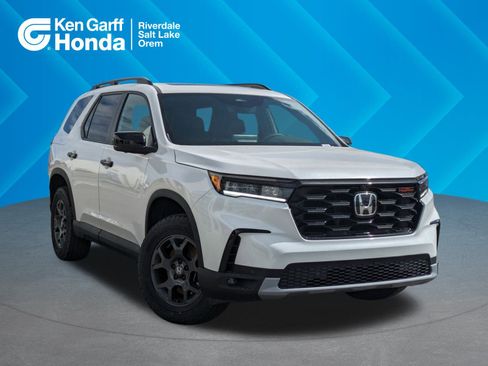 New 2025 Honda Pilot TrailSport image 1