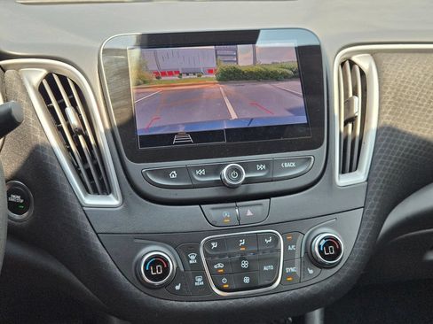 Used 2025 Chevrolet Malibu LT FWD image 24