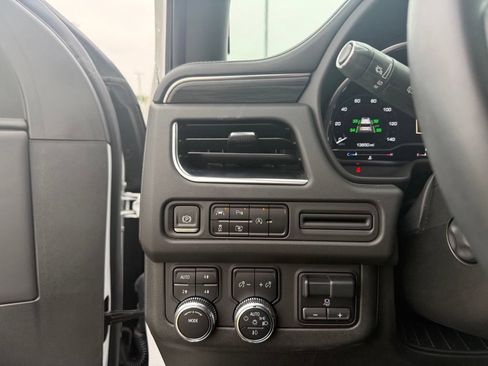 Used 2024 GMC Yukon SLT w/ SLT Premium Package AWD/4WD image 20