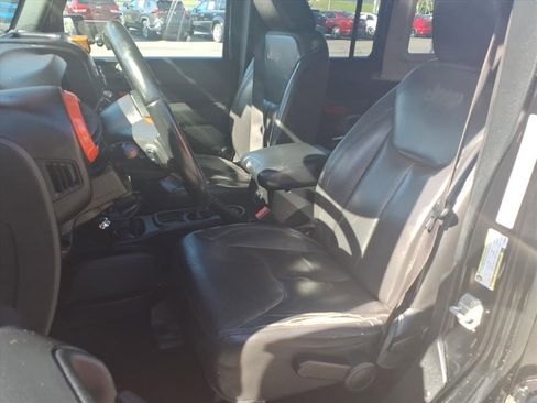 Used 2017 Jeep Wrangler Unlimited Sahara w/ Connectivity Group image 7