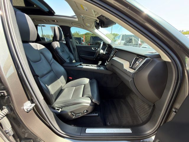 Used 2021 Volvo XC60 T6 Inscription w/ Advanced Package AWD/4WD image 9