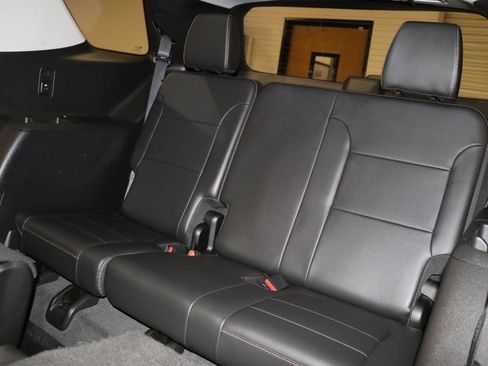 Used 2020 Chevrolet Traverse LT w/ LT Premium Package image 15