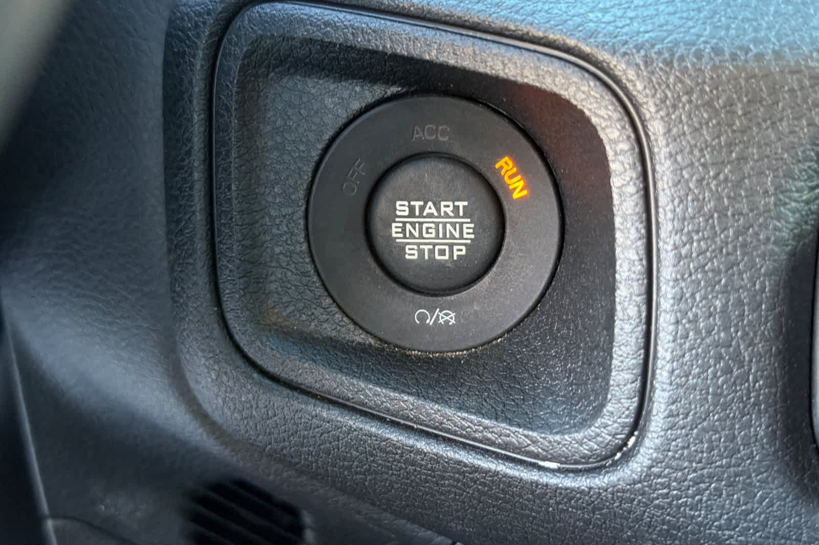 Used 2024 Jeep Wrangler Unlimited AWD/4WD image 24