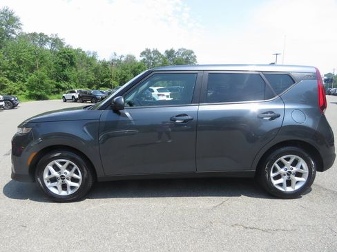 Used 2022 Kia Soul LX w/ Technology Package image 9