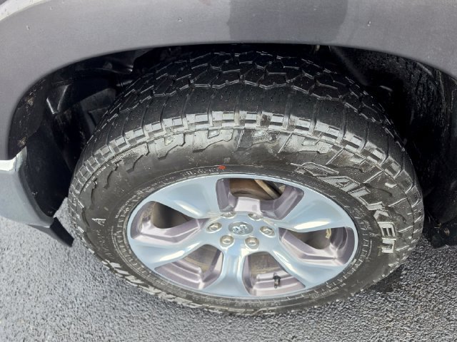 Used 2022 RAM 1500 Laramie AWD/4WD image 9