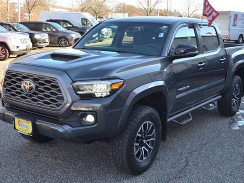 Used 2023 Toyota Tacoma TRD Sport image 4