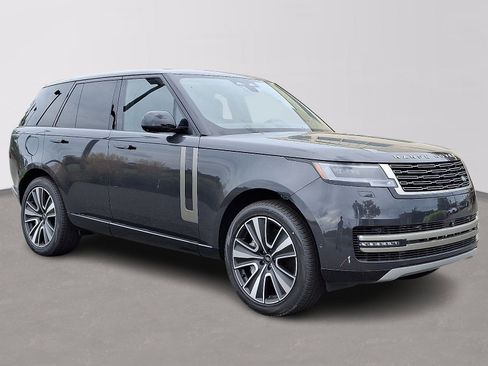 New 2025 Land Rover Range Rover SE image 2