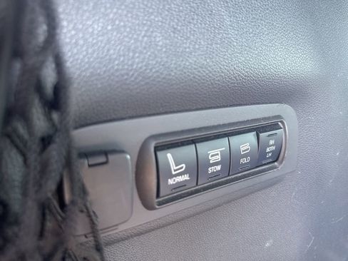 Used 2013 Ford Explorer Limited image 16