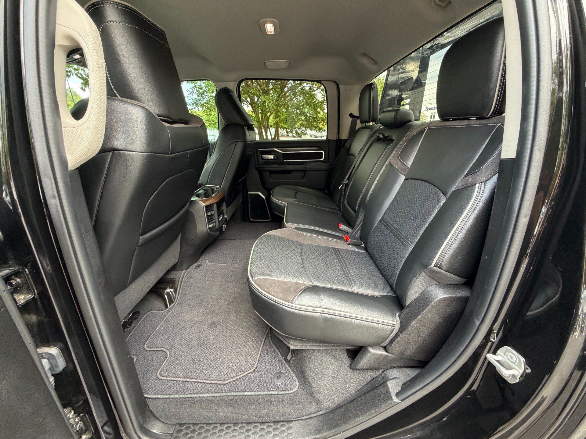 Used 2023 RAM 4500 Laramie AWD/4WD image 57