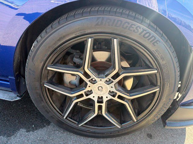 Used 2013 Ford Mustang GT Premium w/ Electronics Pkg RWD image 4