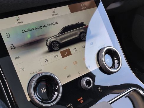 Certified 2023 Land Rover Range Rover Velar R-Dynamic S image 29