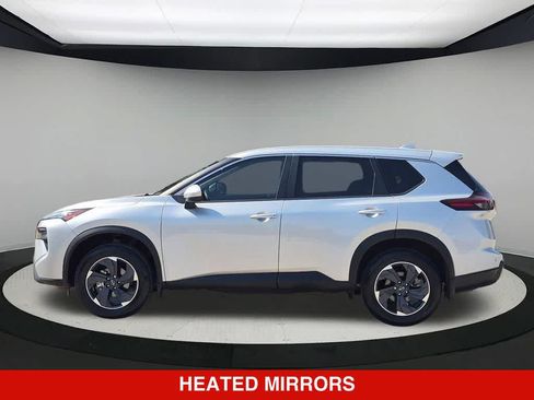 Used 2024 Nissan Rogue SV FWD image 3