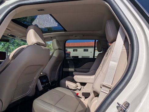 Certified 2023 Lincoln Aviator Reserve image 13