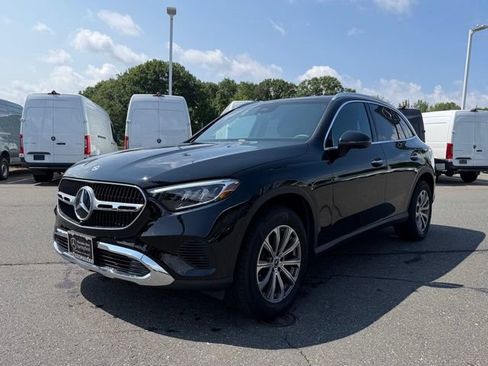 Used 2026 Mercedes-Benz GLC 300 4MATIC image 3