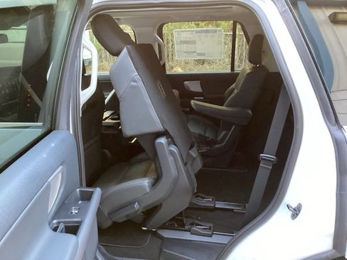 New 2025 Ford Expedition Active image 48