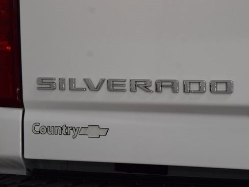 Used 2024 Chevrolet Silverado 2500 Custom w/ Custom Value Package image 24