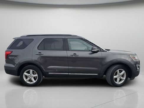 Used 2017 Ford Explorer XLT w/ Equipment Group 202A image 25