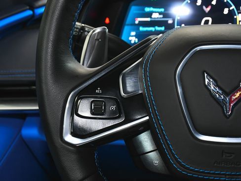 Used 2023 Chevrolet Corvette Stingray Premium Cpe w/ Body-Color Dual Roof Package RWD image 33