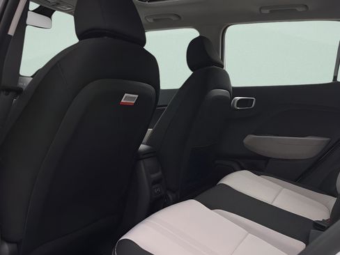 New 2026 Hyundai Venue SEL FWD image 25