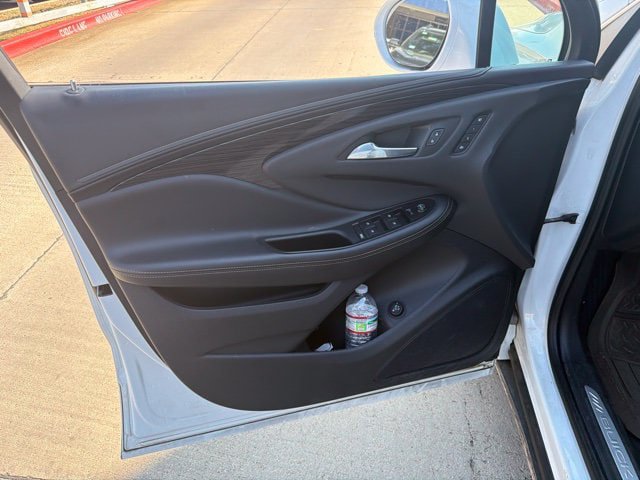 Used 2018 Buick Envision Essence FWD image 11
