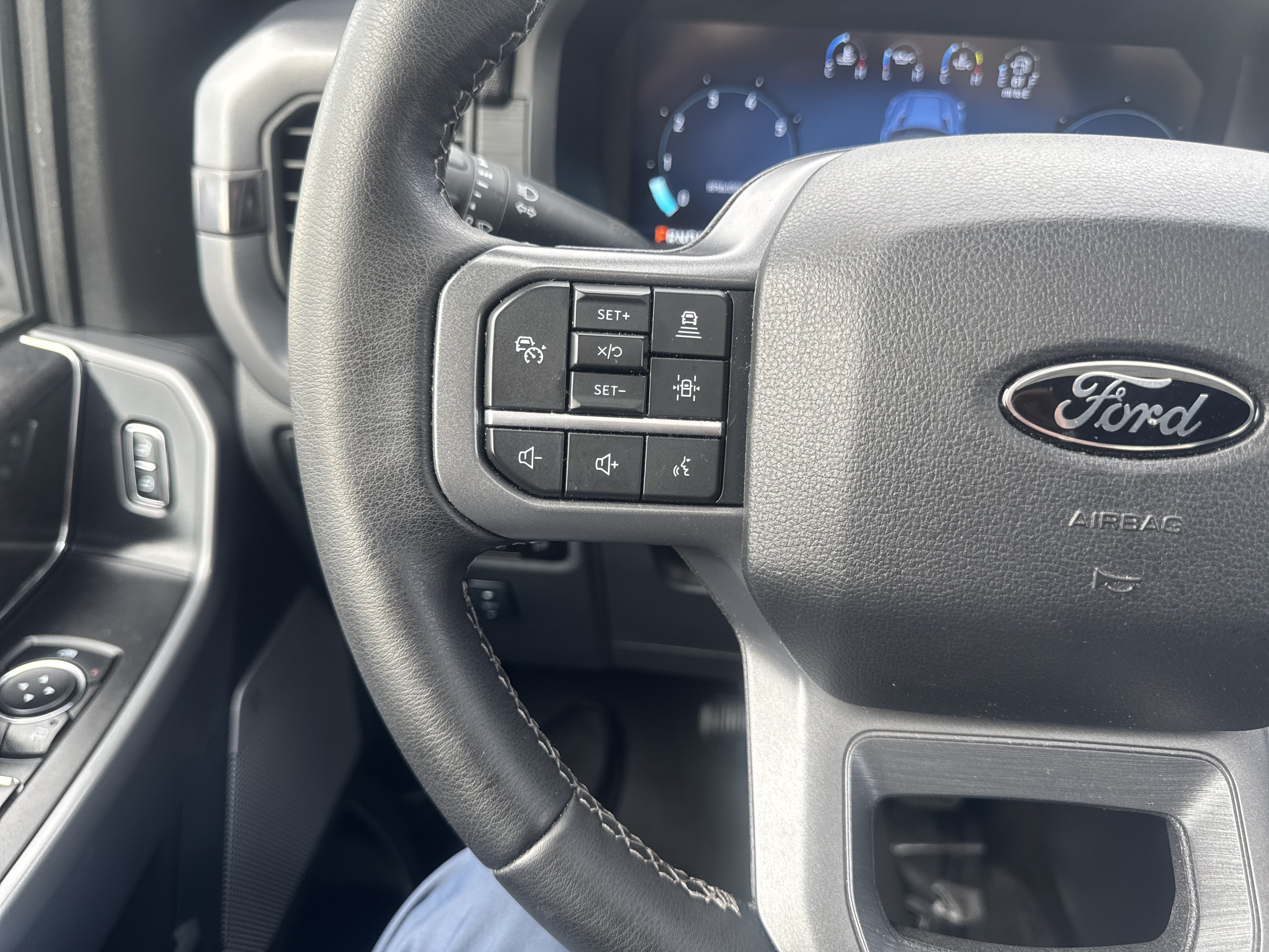 Used 2025 Ford F150 XLT w/ Equipment Group 303A High AWD/4WD image 18
