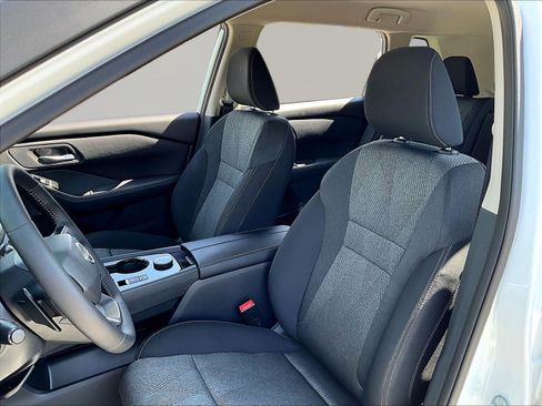 Certified 2026 Nissan Rogue SV AWD/4WD image 21