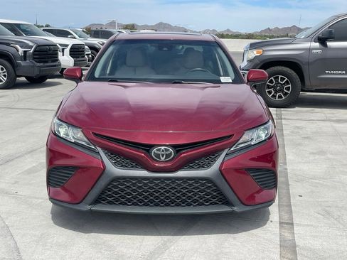 Used 2018 Toyota Camry SE image 2