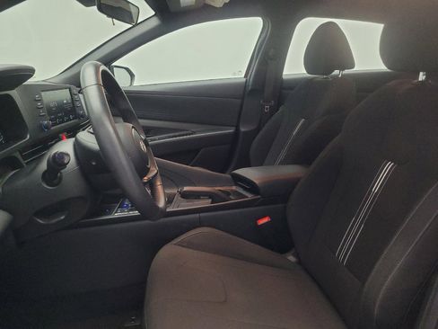 Used 2025 Hyundai Elantra Sport FWD image 17