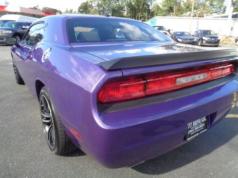 Used 2013 Dodge Challenger SRT8 Core image 17