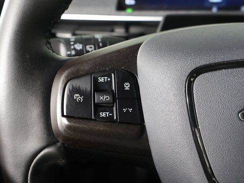 Used 2025 Ford Mustang Mach-E Premium AWD/4WD image 43