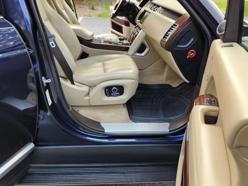 Used 2017 Land Rover Range Rover HSE image 42