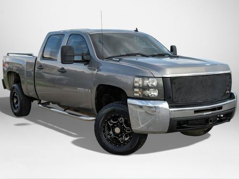 Used 2008 Chevrolet Silverado 2500 LT w/ Suspension Package, Off-Road image 4