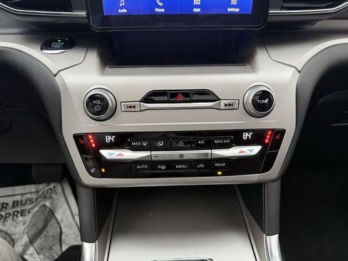 Used 2021 Ford Explorer XLT w/ Equipment Group 202A image 20