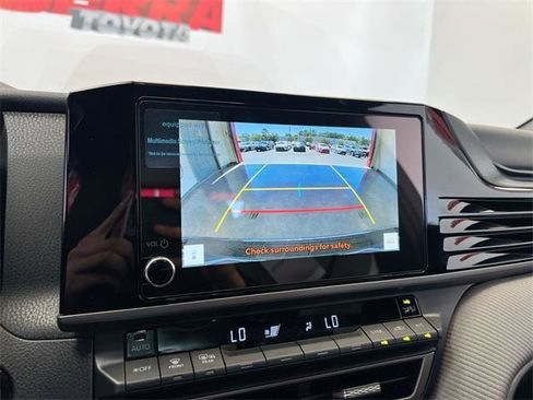 Certified 2025 Toyota Camry SE image 18