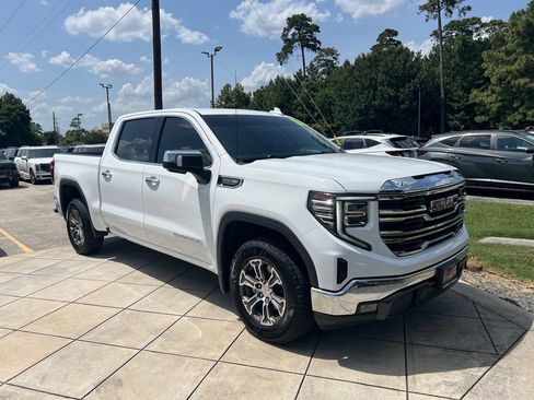 Used 2025 GMC Sierra 1500 SLT RWD image 3