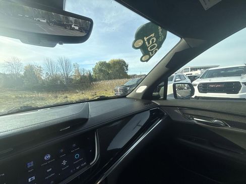 Certified 2021 Cadillac XT6 Sport image 11