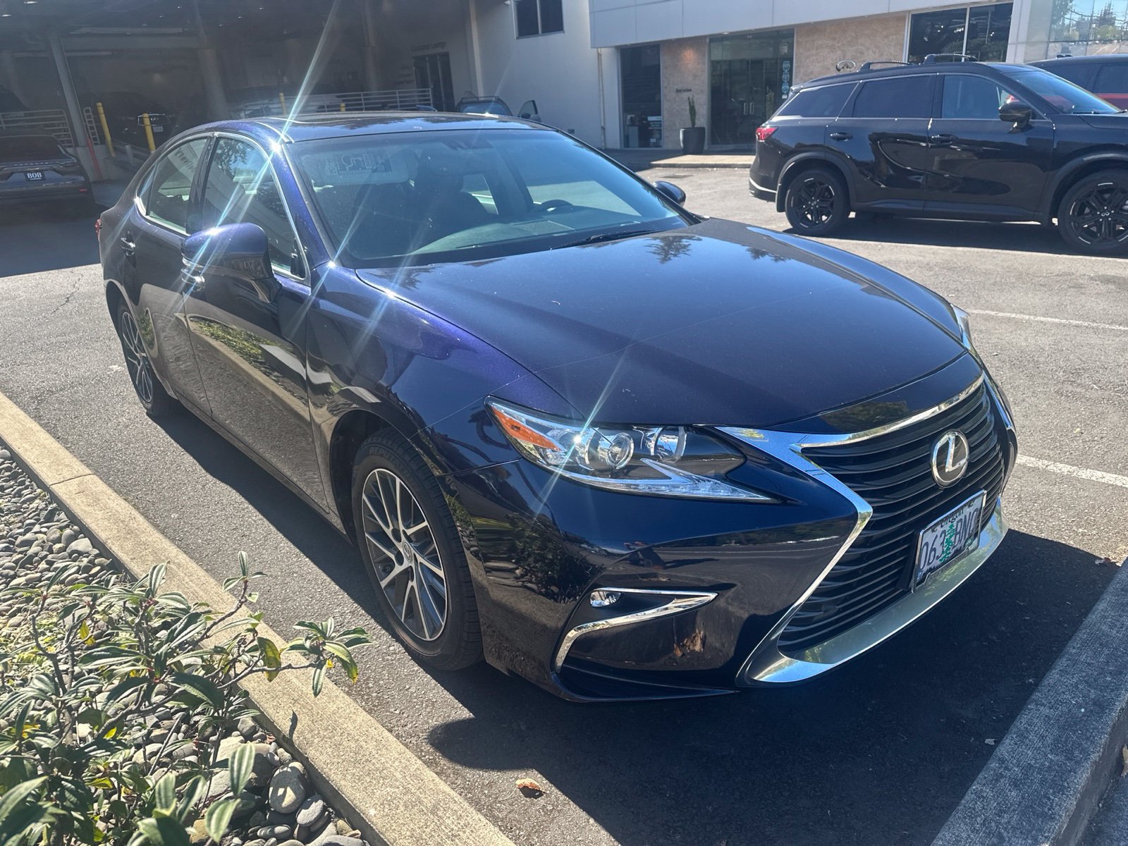 Used 2016 Lexus ES 350 w/ Navigation System Package FWD image 1