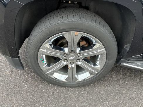 Used 2019 Chevrolet Tahoe Premier AWD/4WD image 32
