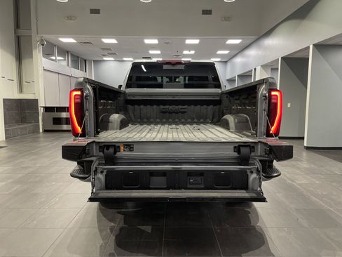 Used 2025 GMC Sierra 2500 Denali Ultimate image 40