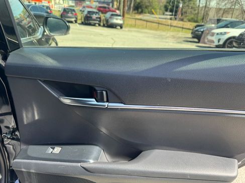Used 2020 Toyota Camry SE image 22
