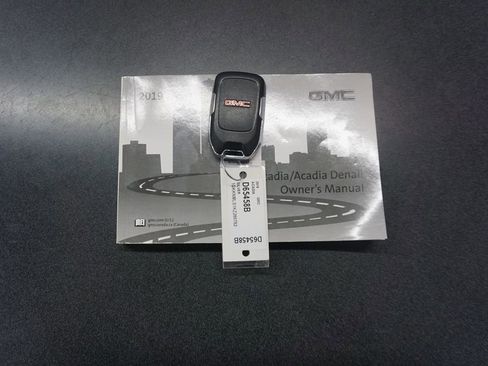 Used 2019 GMC Acadia SLT image 16