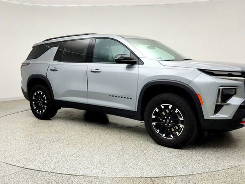 Used 2024 Chevrolet Traverse Z71 AWD/4WD image 3