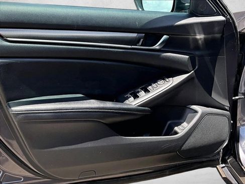 Used 2018 Honda Accord Sport image 17