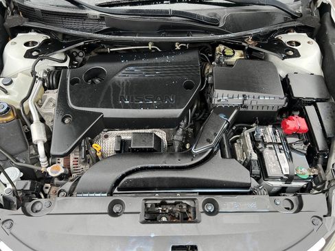 Used 2016 Nissan Altima 2.5 SR FWD image 39